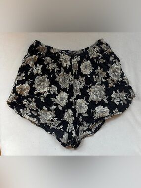 BRANDY MELVILLE Black and Cream Floral Shorts